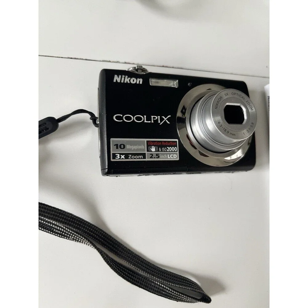 Nikon CoolPix S220 Digital Camera